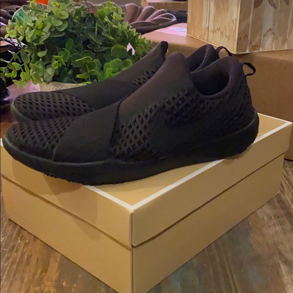 New Nike Tennis Shoes